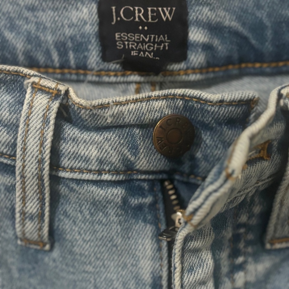 J Crew Essential straight light blue jeans size 27